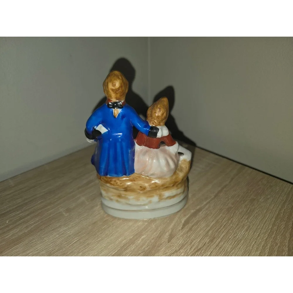 Unbranded vintage porcelain
